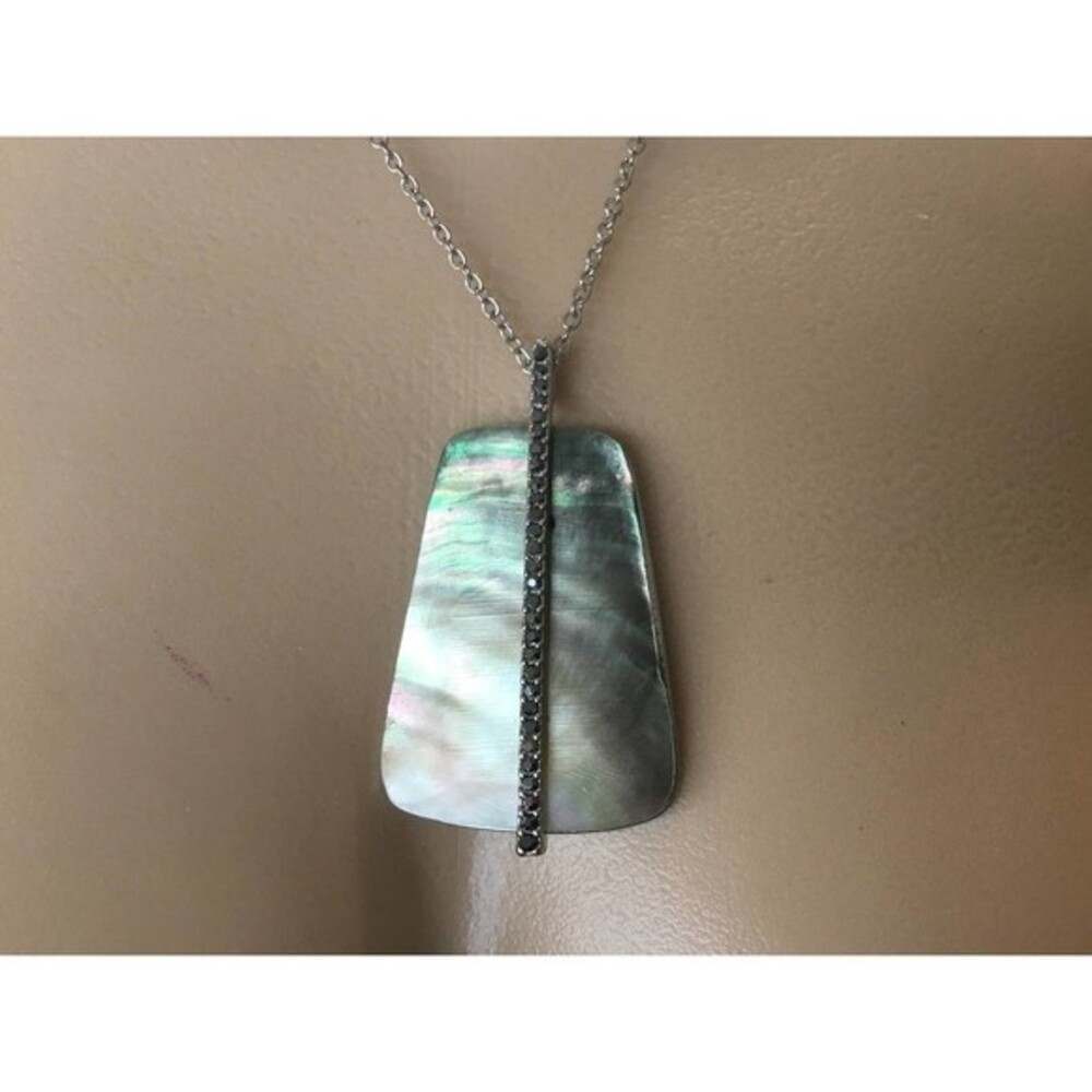 Silver Necklace With Shell - Picture 2 of 4